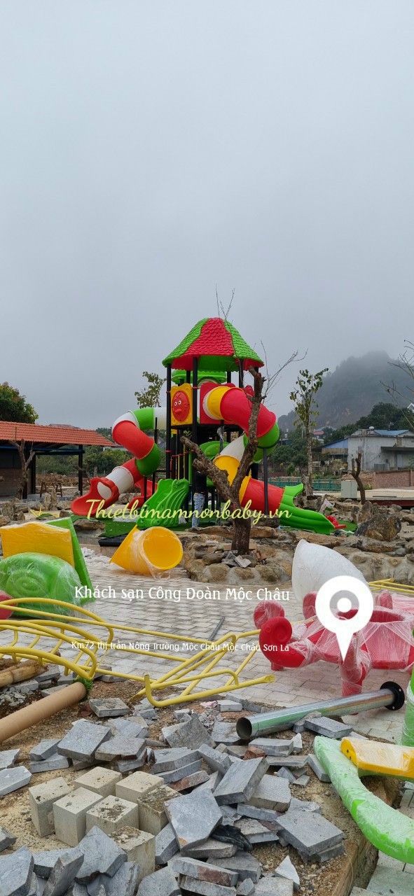 Thi công sân chơi chwoj đêm Mộc Châu _Sơn La